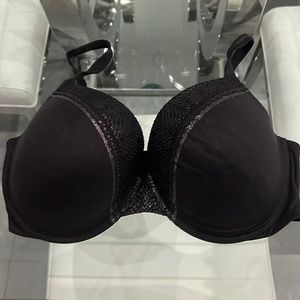 VICTORIA’S SECRET BLACK BODY BY VICTORIA 38DDD